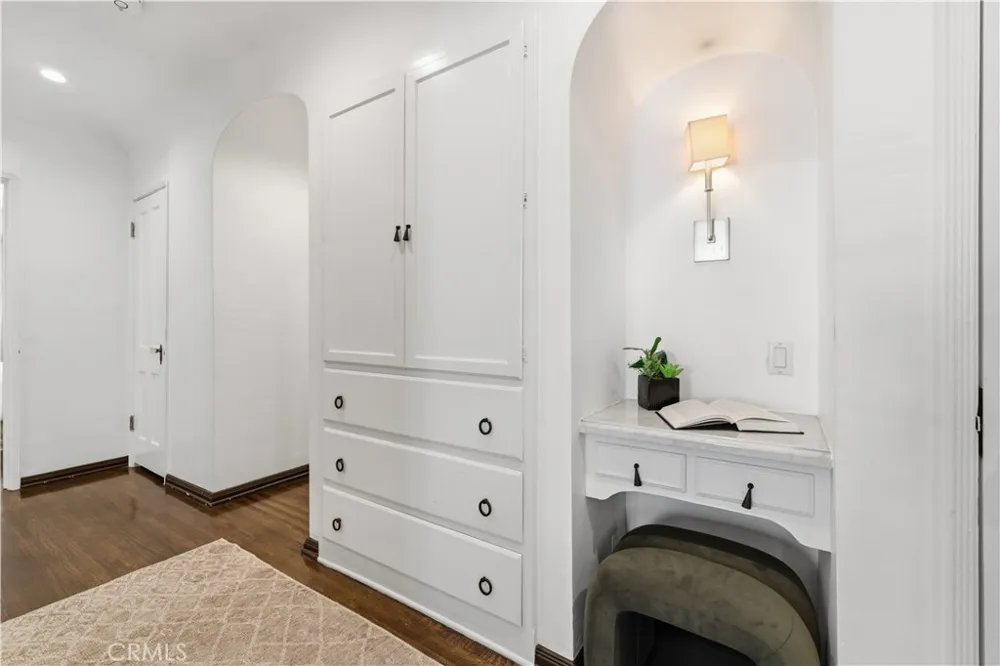 6237 W 6th Street Los Angeles, CA 90048