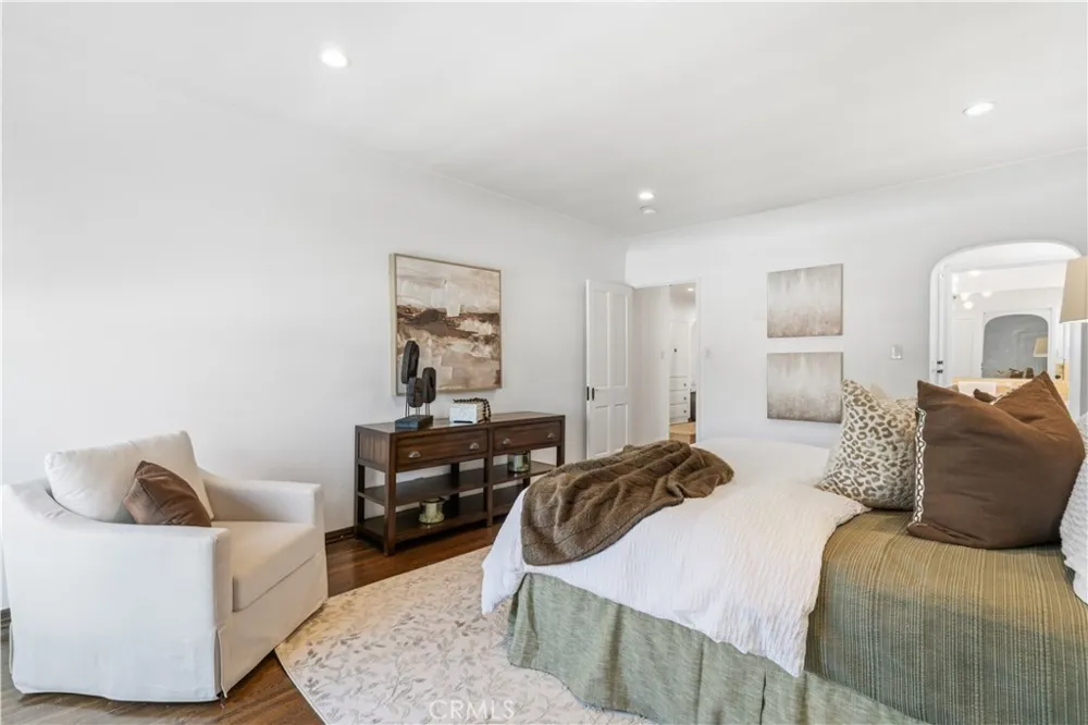 6237 W 6th Street Los Angeles, CA 90048
