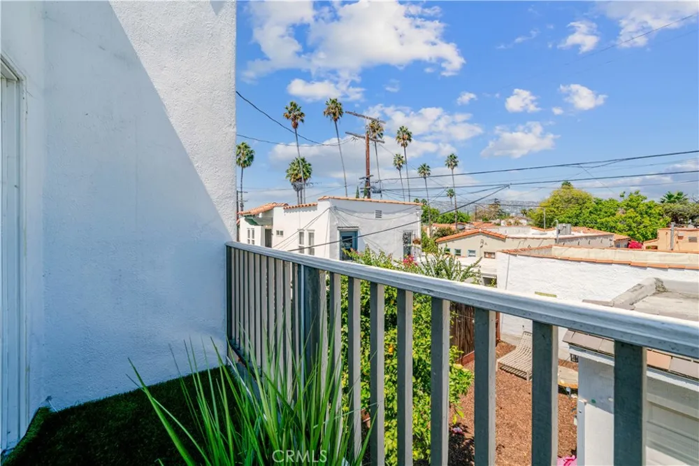 6237 W 6th Street Los Angeles, CA 90048