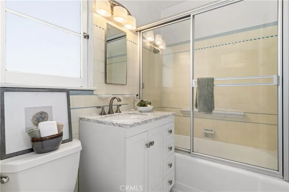 6237 W 6th Street Los Angeles, CA 90048