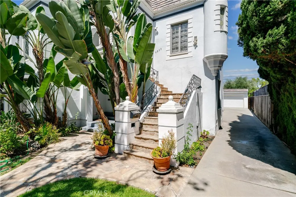 6237 W 6th Street Los Angeles, CA 90048