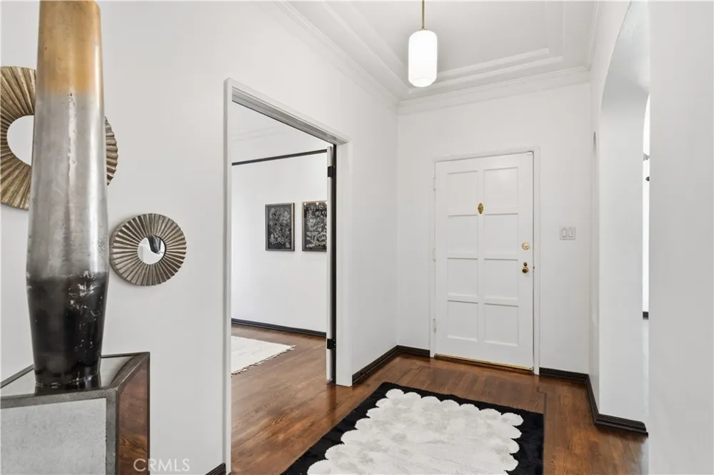 6237 W 6th Street Los Angeles, CA 90048