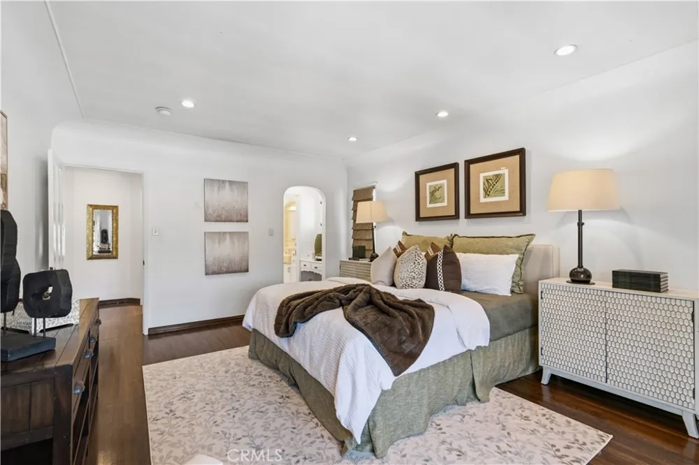 6237 W 6th Street Los Angeles, CA 90048