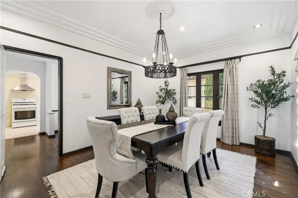 6237 W 6th Street Los Angeles, CA 90048