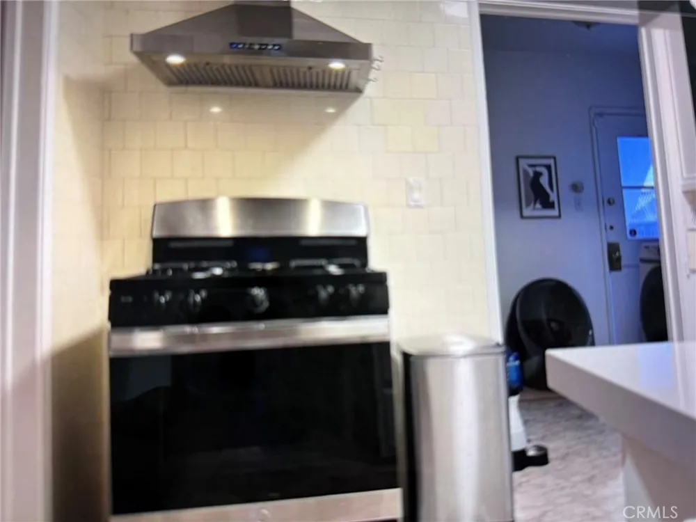 6237 W 6th Street Los Angeles, CA 90048