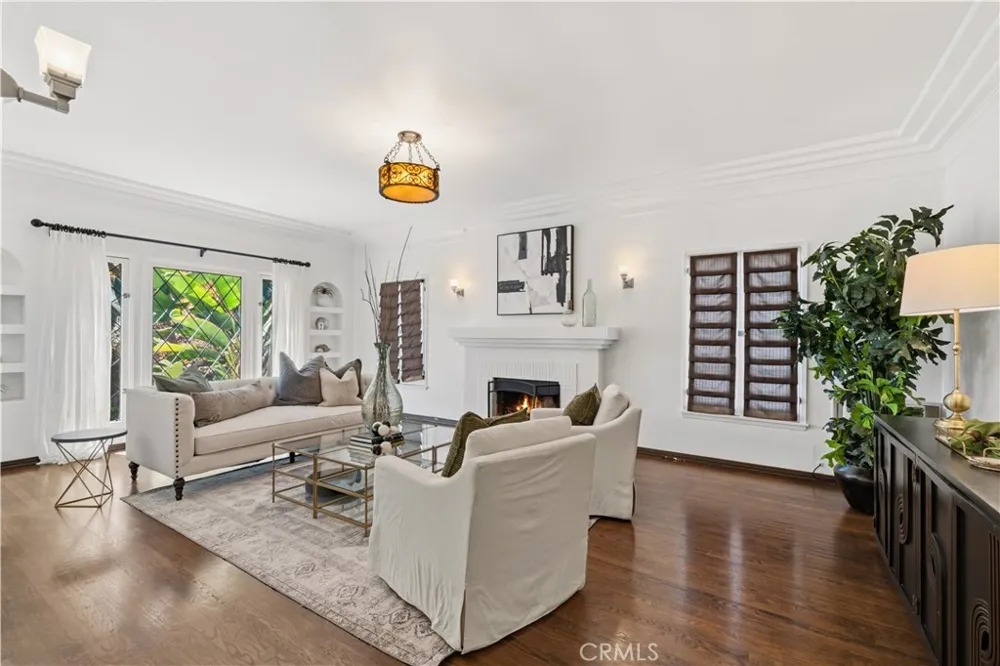 6237 W 6th Street Los Angeles, CA 90048