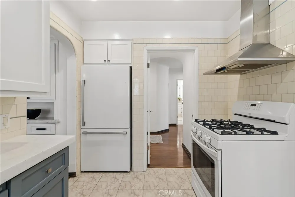 6237 W 6th Street Los Angeles, CA 90048