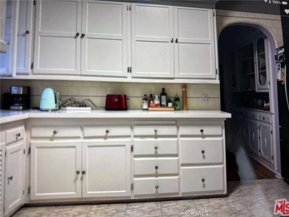 6237 W 6th Street Los Angeles, CA 90048