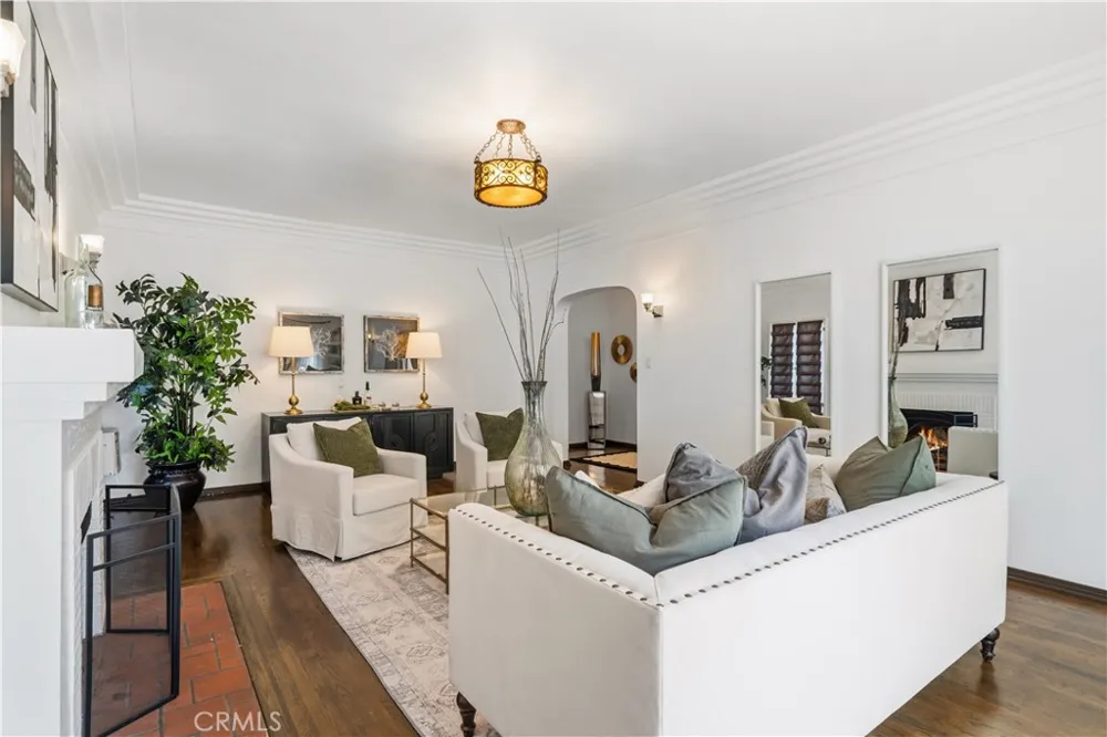 6237 W 6th Street Los Angeles, CA 90048