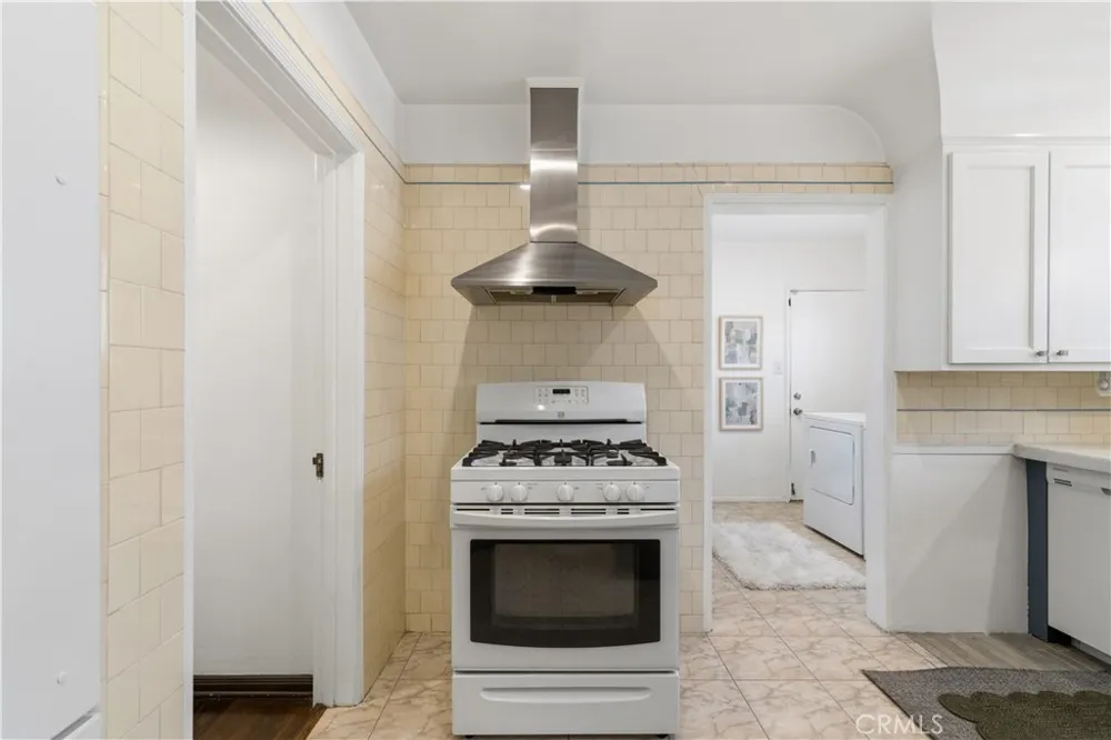 6237 W 6th Street Los Angeles, CA 90048