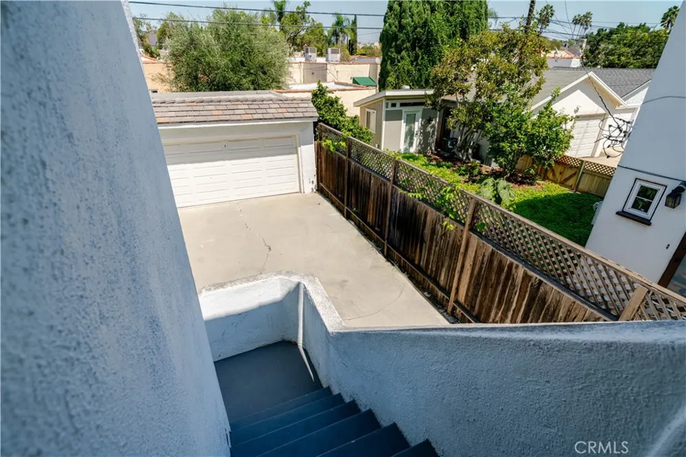 6237 W 6th Street Los Angeles, CA 90048