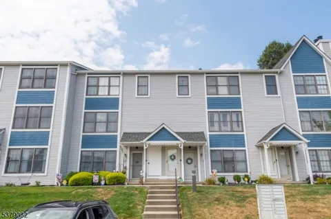 24 Heritage Ln