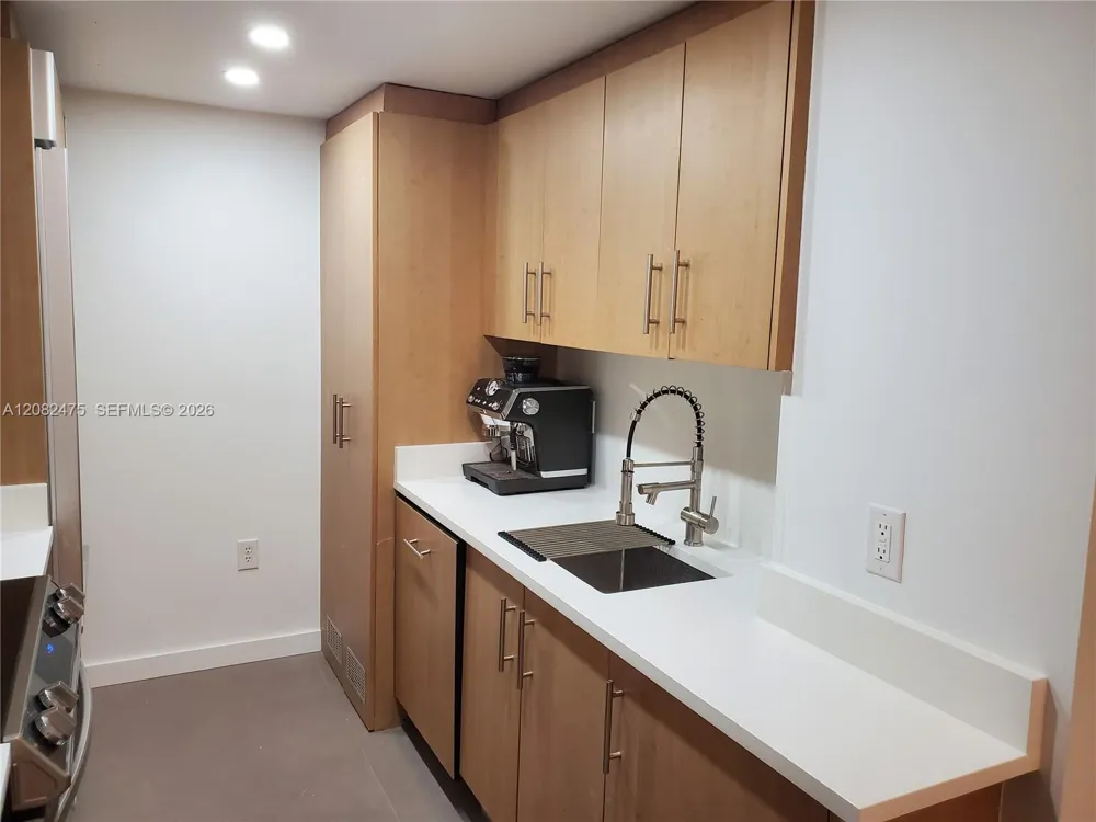 10275 Collins Ave #523 Bal Harbour, FL 33154