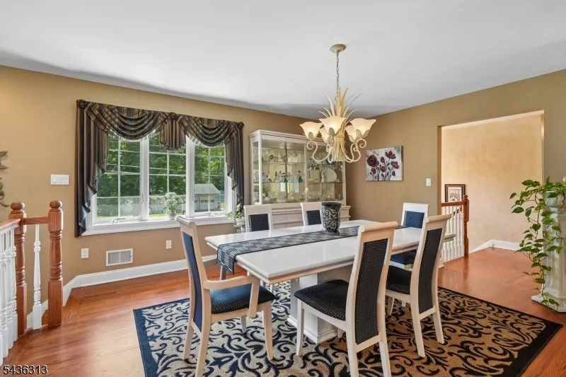 18 Mary Ellen Dr Edison, NJ 08820