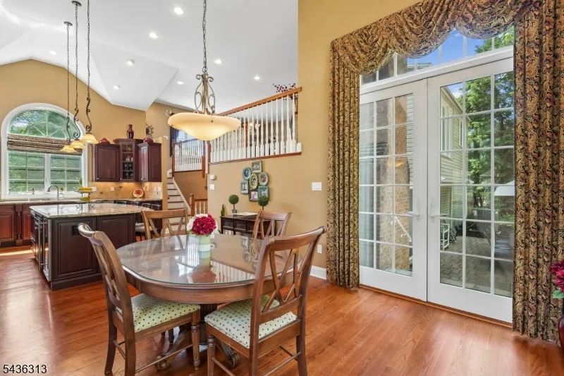 18 Mary Ellen Dr Edison, NJ 08820