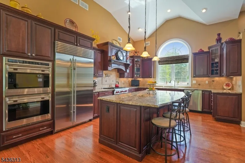 18 Mary Ellen Dr Edison, NJ 08820