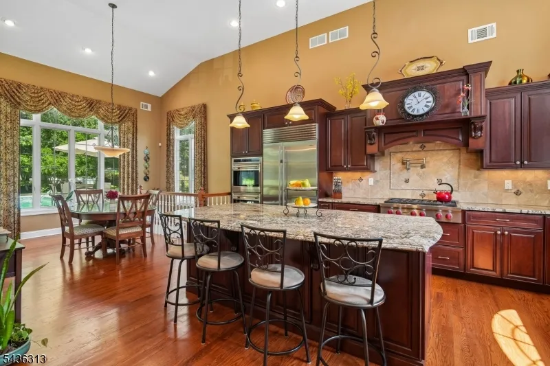 18 Mary Ellen Dr Edison, NJ 08820