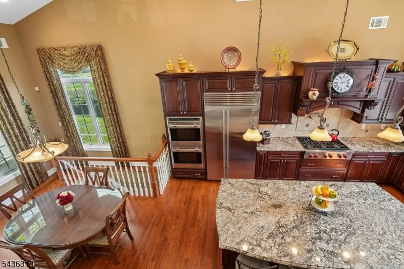 18 Mary Ellen Dr Edison, NJ 08820