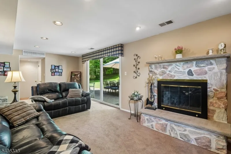 18 Mary Ellen Dr Edison, NJ 08820