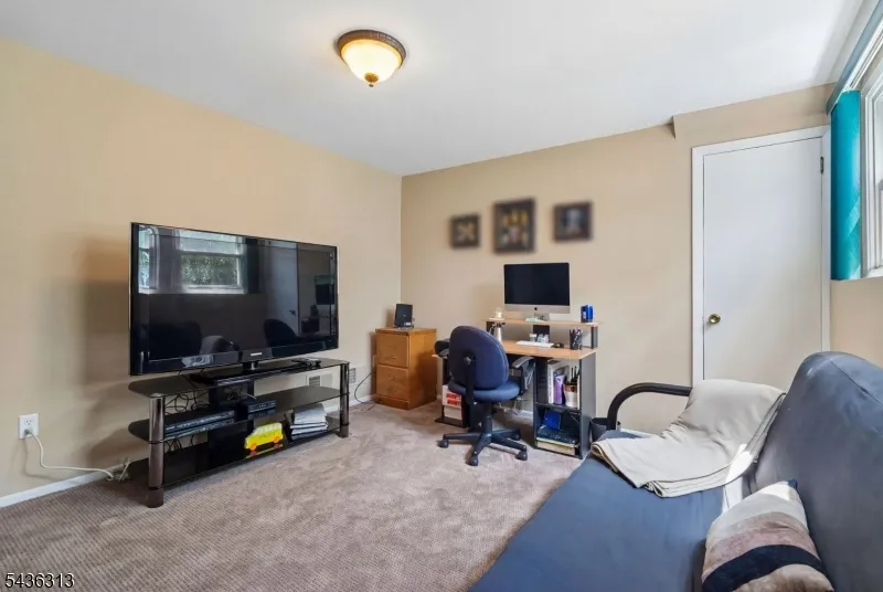 18 Mary Ellen Dr Edison, NJ 08820