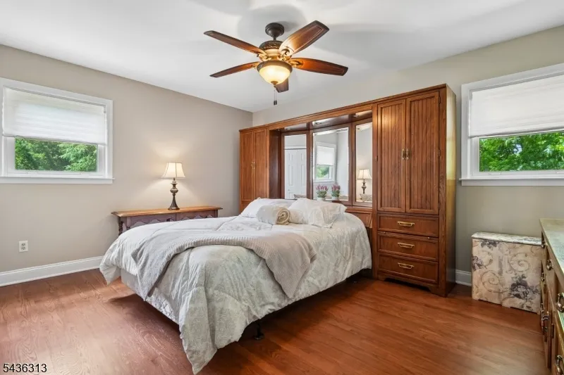 18 Mary Ellen Dr Edison, NJ 08820