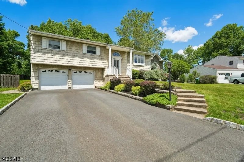 18 Mary Ellen Dr Edison, NJ 08820