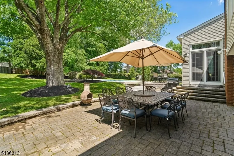 18 Mary Ellen Dr Edison, NJ 08820