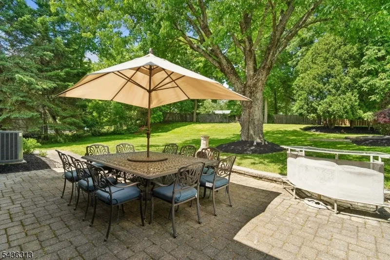 18 Mary Ellen Dr Edison, NJ 08820