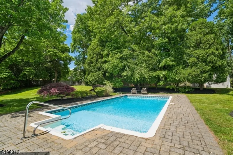 18 Mary Ellen Dr Edison, NJ 08820