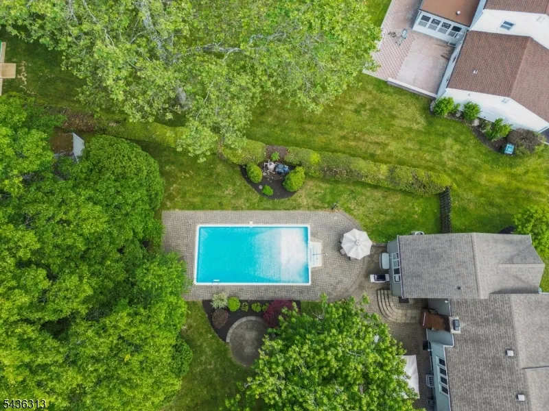 18 Mary Ellen Dr Edison, NJ 08820