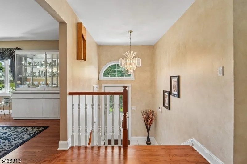 18 Mary Ellen Dr Edison, NJ 08820