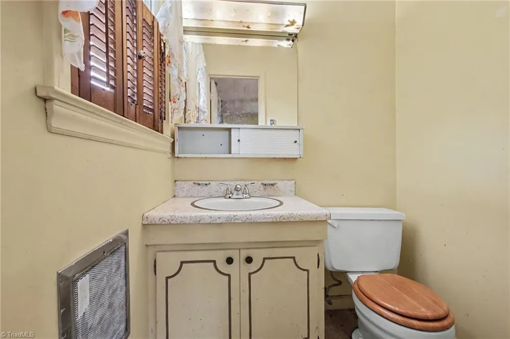 3932 Yokley Street Winston-Salem, NC 27107
