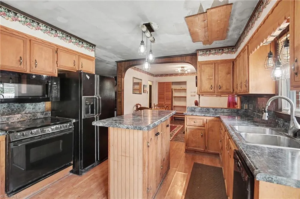 3932 Yokley Street Winston-Salem, NC 27107
