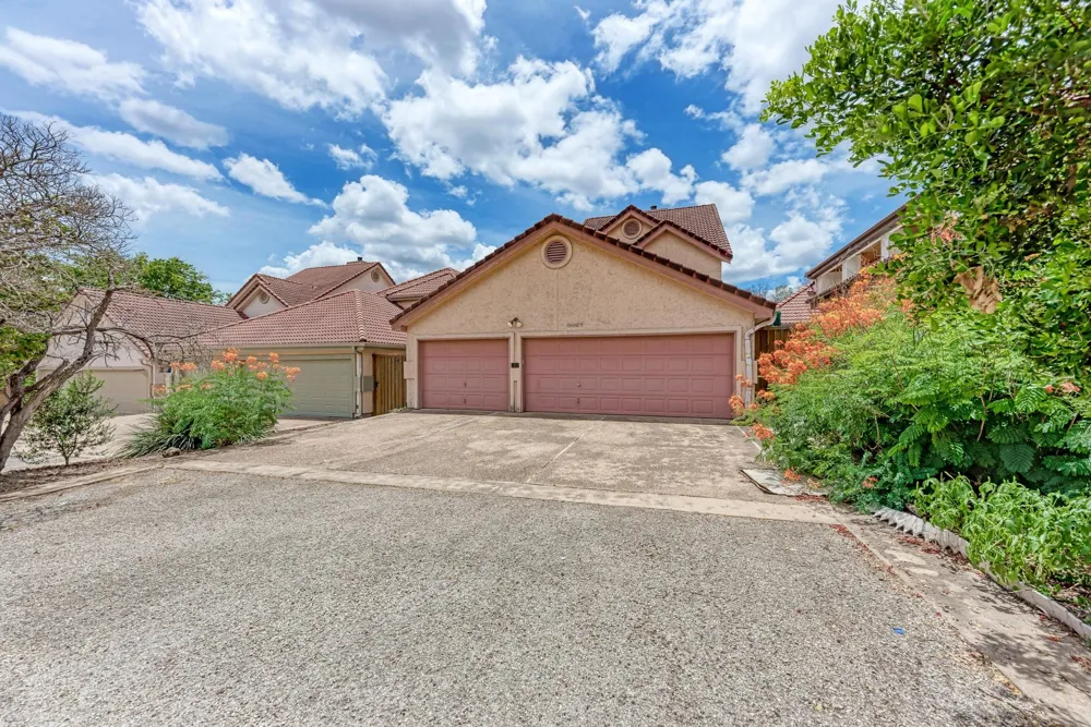 583 Rupen Drive Lakeway, TX 78734