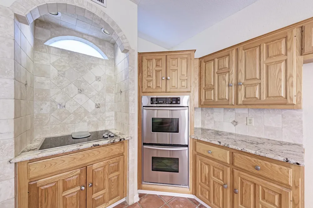 583 Rupen Drive Lakeway, TX 78734