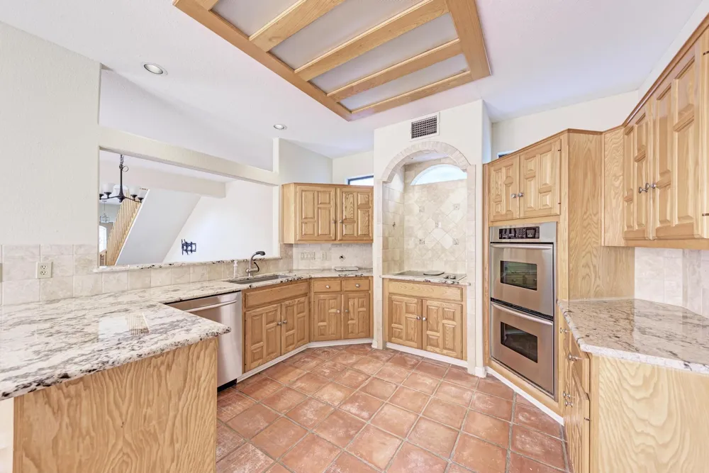 583 Rupen Drive Lakeway, TX 78734