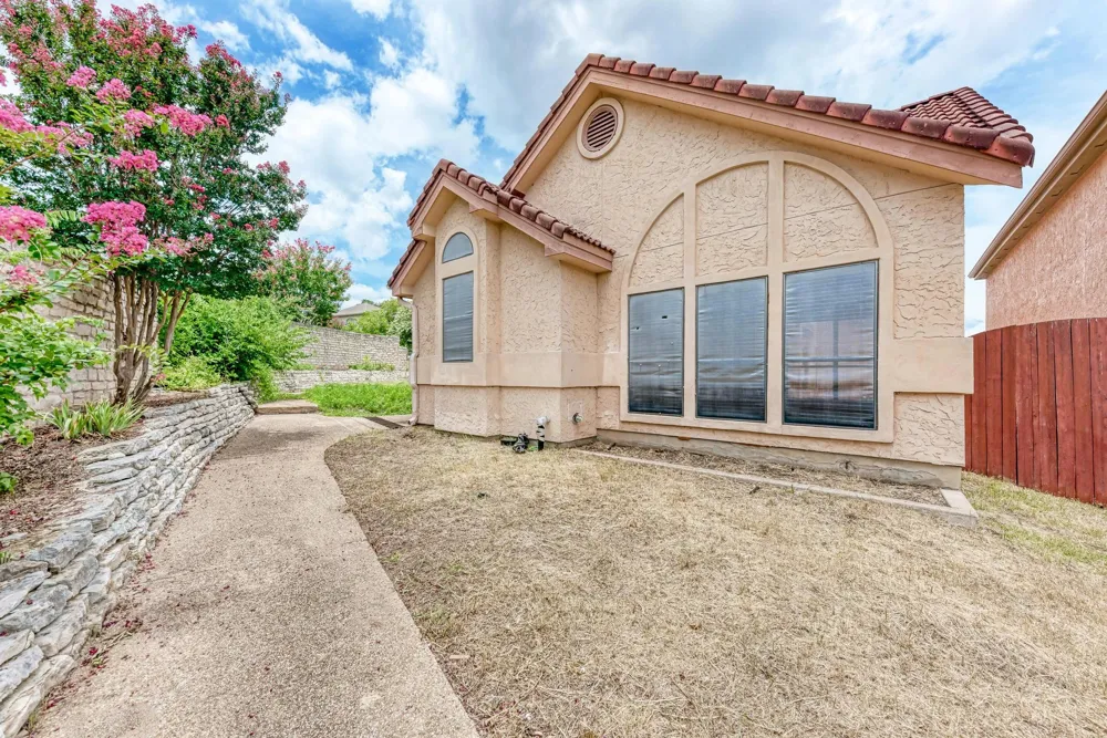 583 Rupen Drive Lakeway, TX 78734