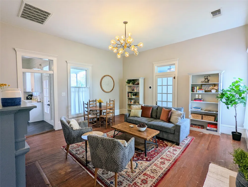 515 E 8th Street Georgetown, TX 78626