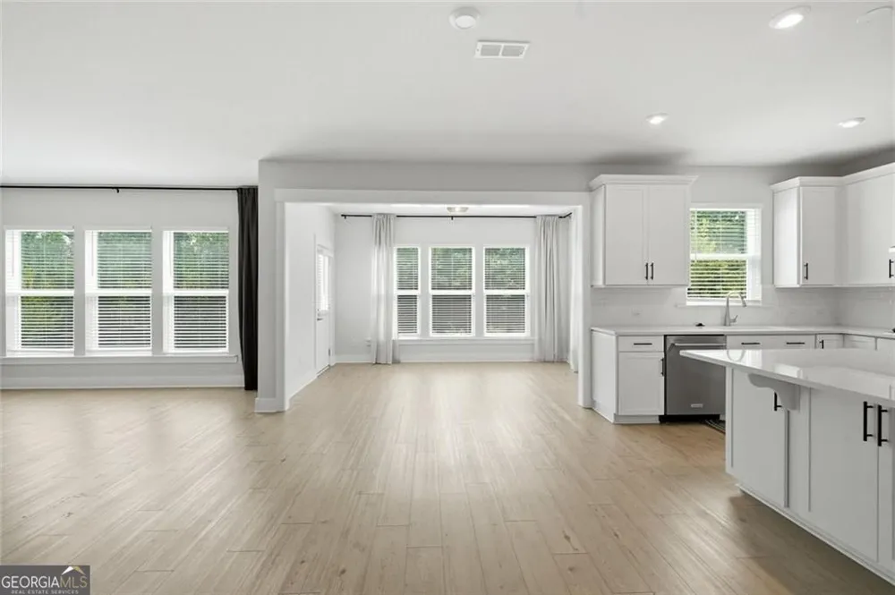 4719 Wilderness TRL Flowery Branch, GA 30542