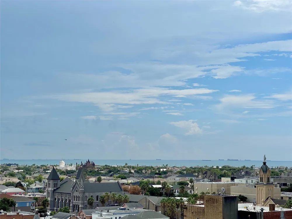 2201 Market Street #902 Galveston, TX 77550