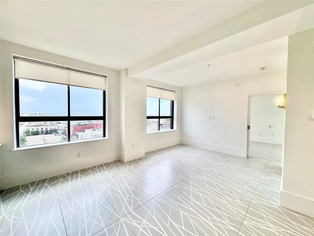 2201 Market Street #902 Galveston, TX 77550