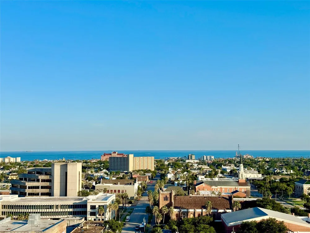 2201 Market Street #902 Galveston, TX 77550