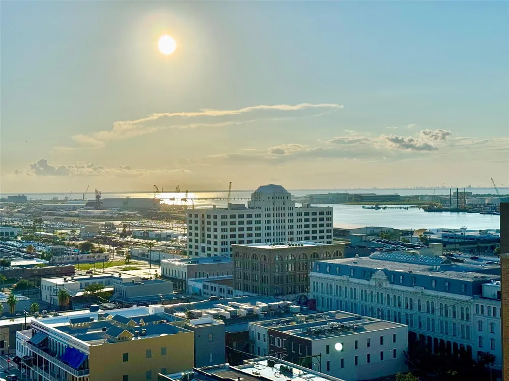 2201 Market Street #902 Galveston, TX 77550