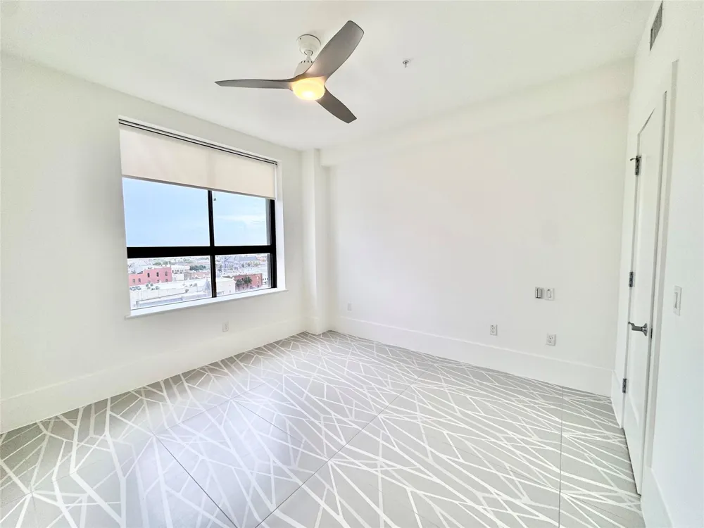 2201 Market Street #902 Galveston, TX 77550