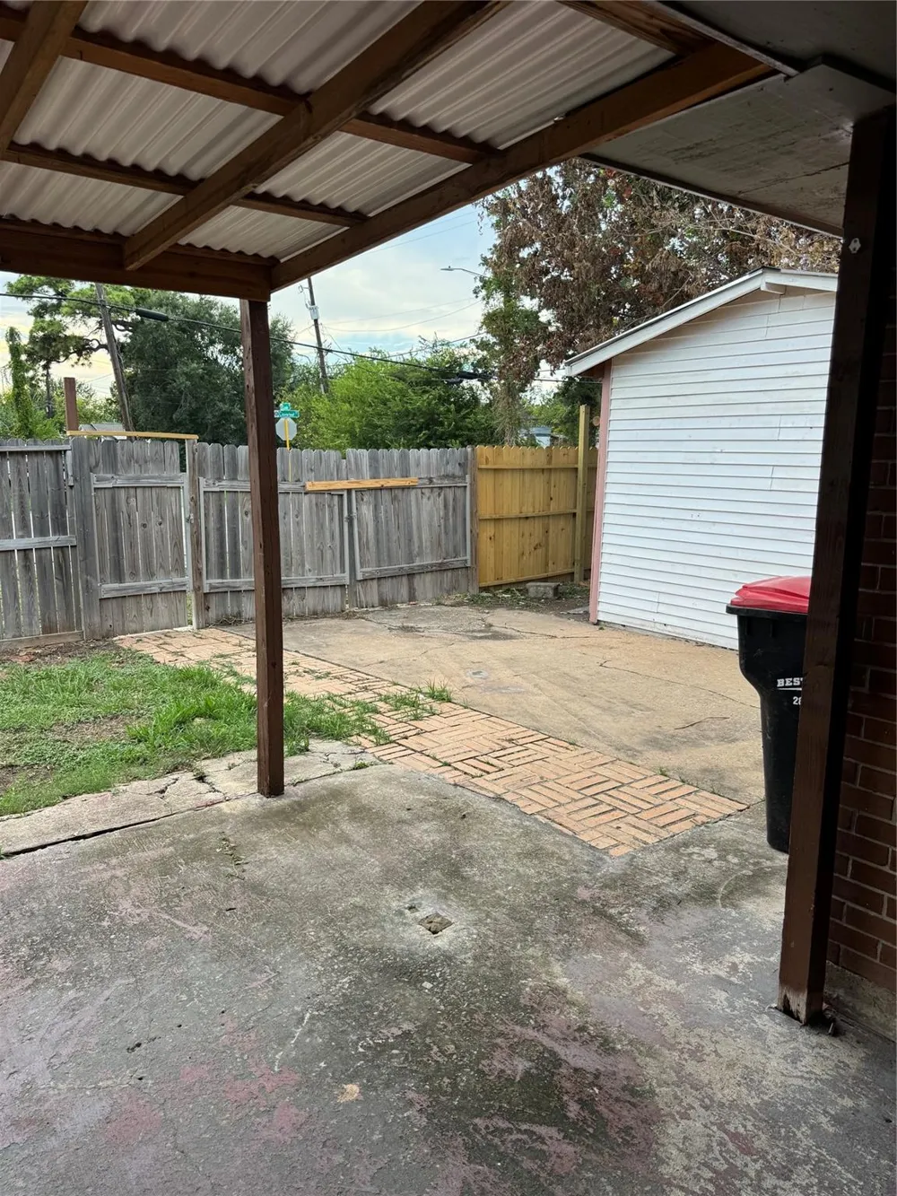 821 Cloverleaf Street Houston, TX 77015