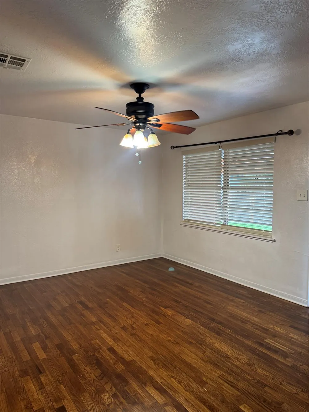 821 Cloverleaf Street Houston, TX 77015