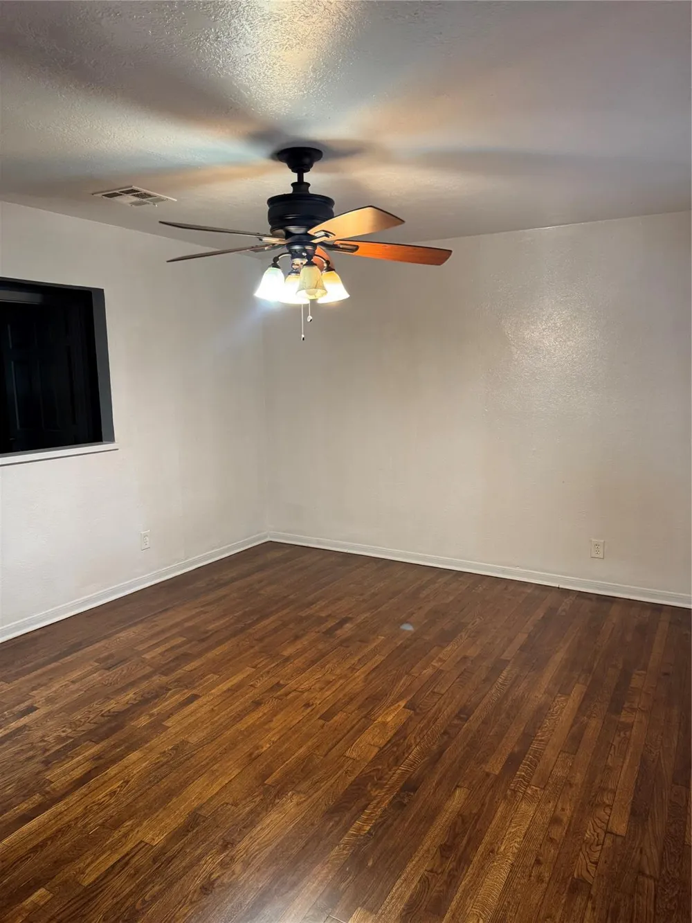 821 Cloverleaf Street Houston, TX 77015