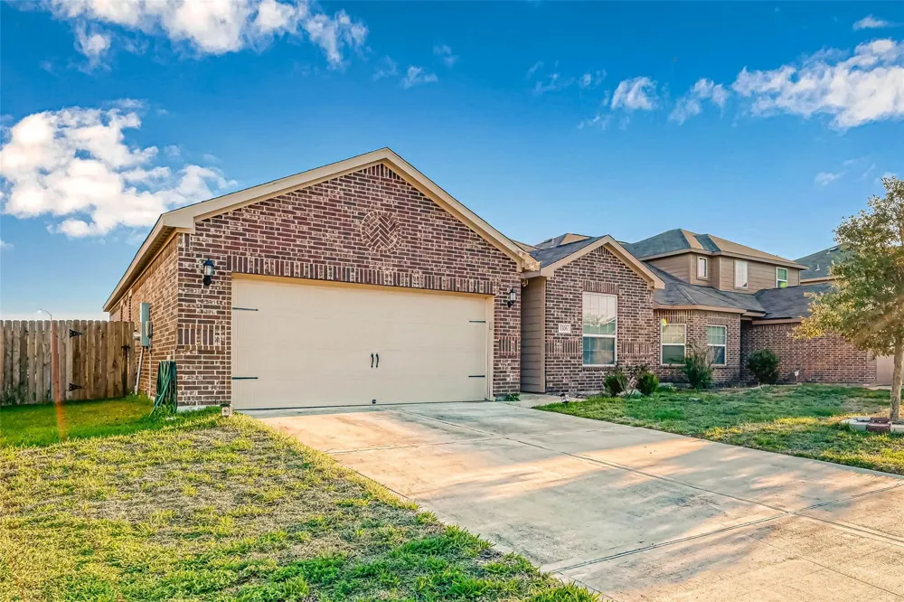 1306 Diamond Drape Drive Iowa Colony, TX 77583
