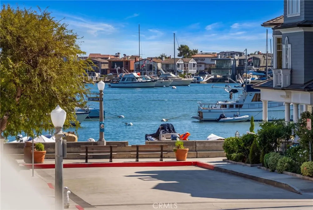 118 Sapphire Newport Beach, CA 92662