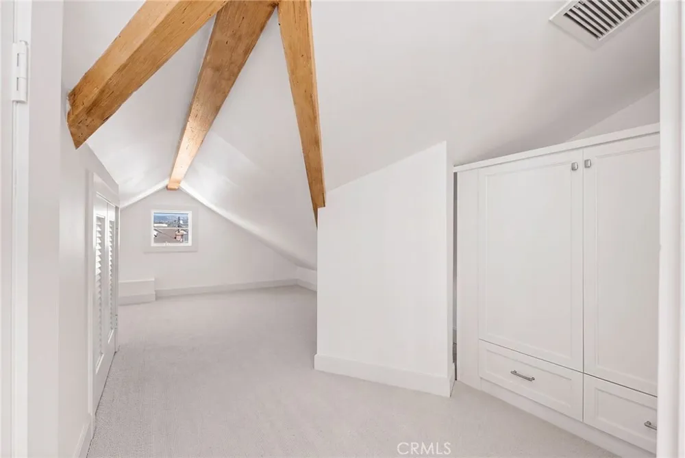 118 Sapphire Newport Beach, CA 92662